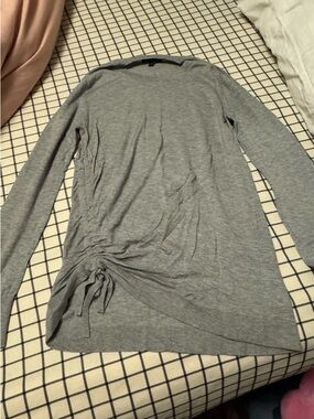 Banana Republic Gray Long-Sleeve Side-Ruched Tee